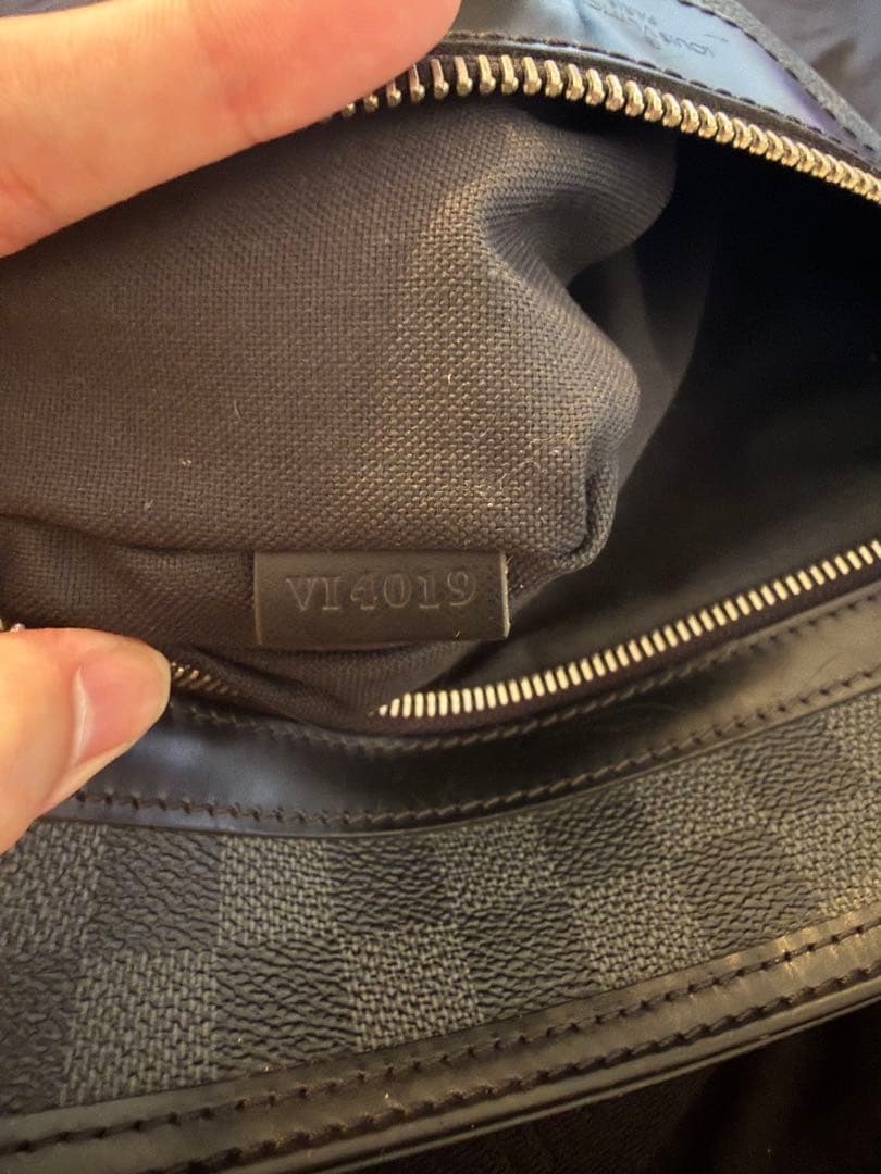 ［美品］ルイヴィトン ダミエグラフィットトマス ショルダーバッグサコッシュ