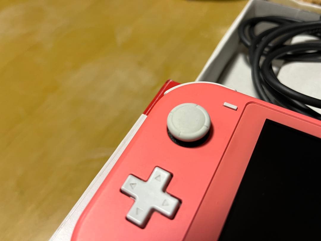 Nintendo Switch Lite コーラル　任天堂　スイッチライト