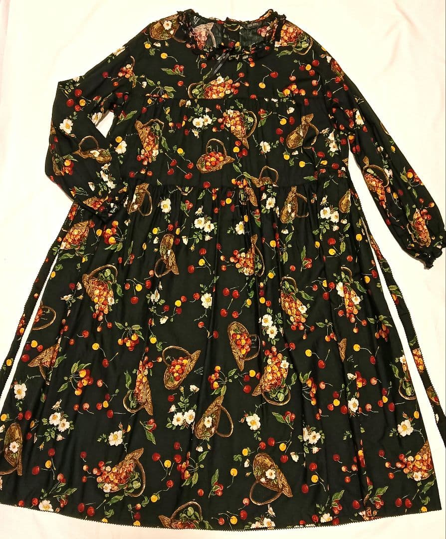 ピンクハウス　野ばらとチェリープリントミディワンピース