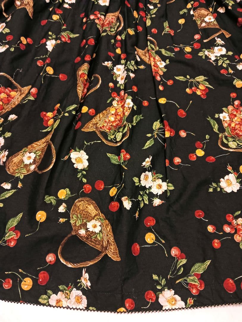 ピンクハウス　野ばらとチェリープリントミディワンピース