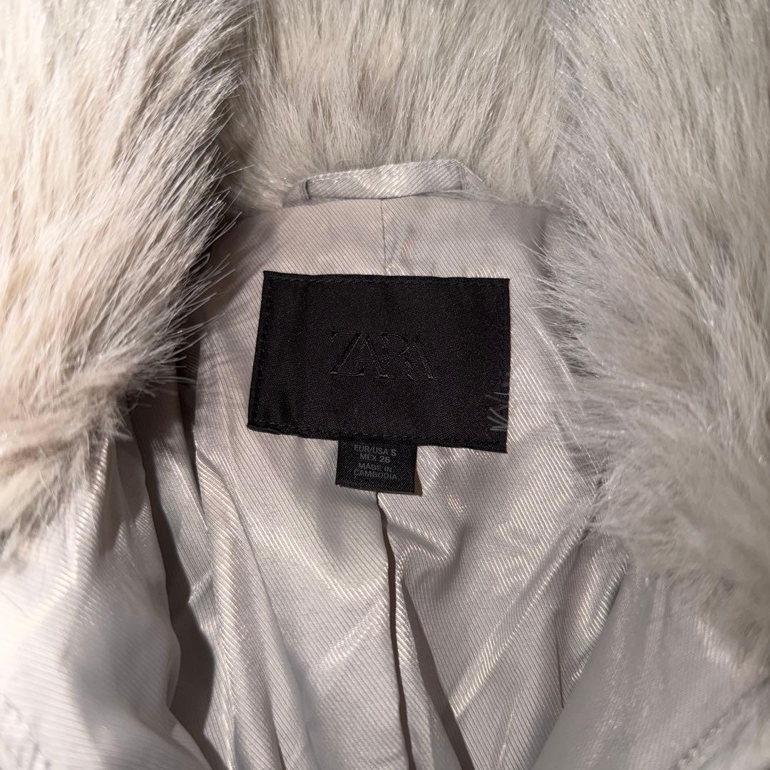 今期ZaraフェイクファーコートSサイズ ライトグレージュ