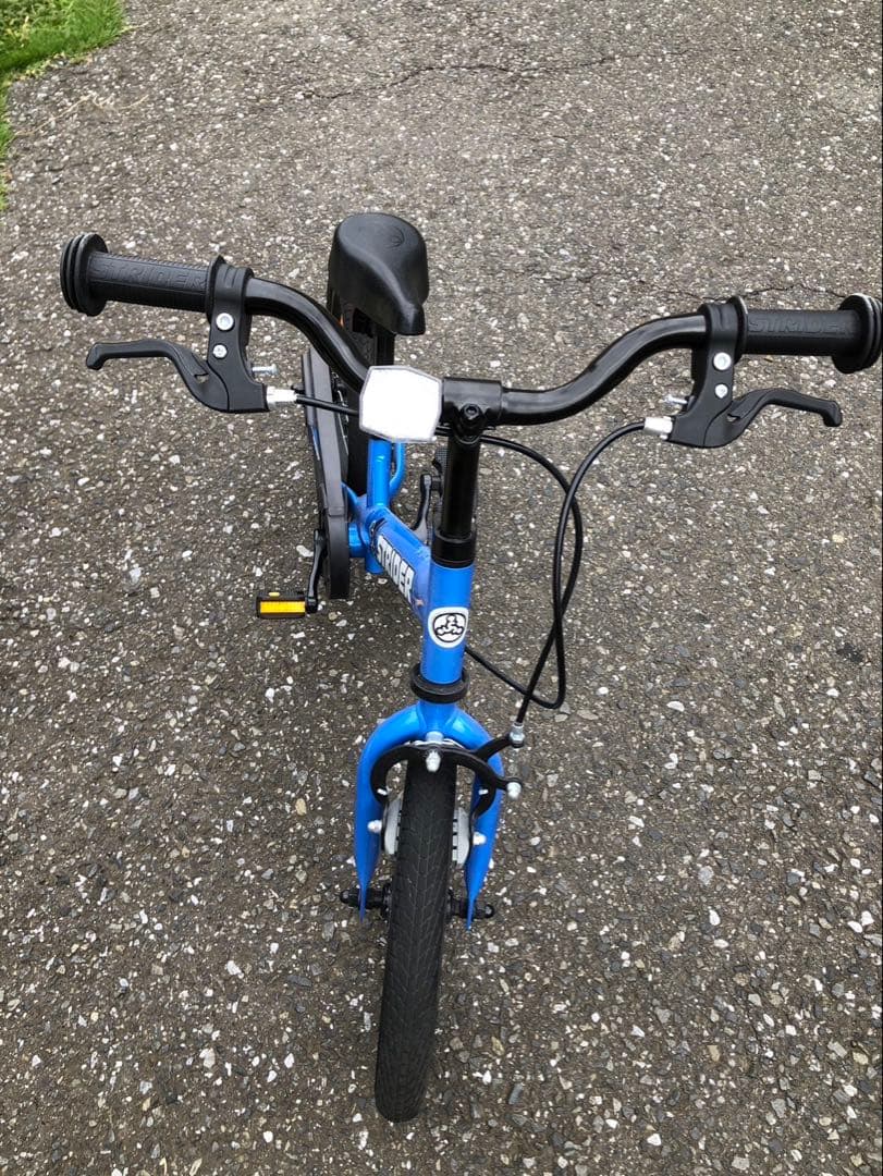 送料込み♪ペダル付きスタンド付きSTRIDER 14インチ バランスバイク 青