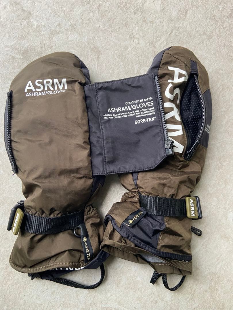 カード入れ付き新品同様 ASHRAMアシュラムGORE-TEX ミトングローブ