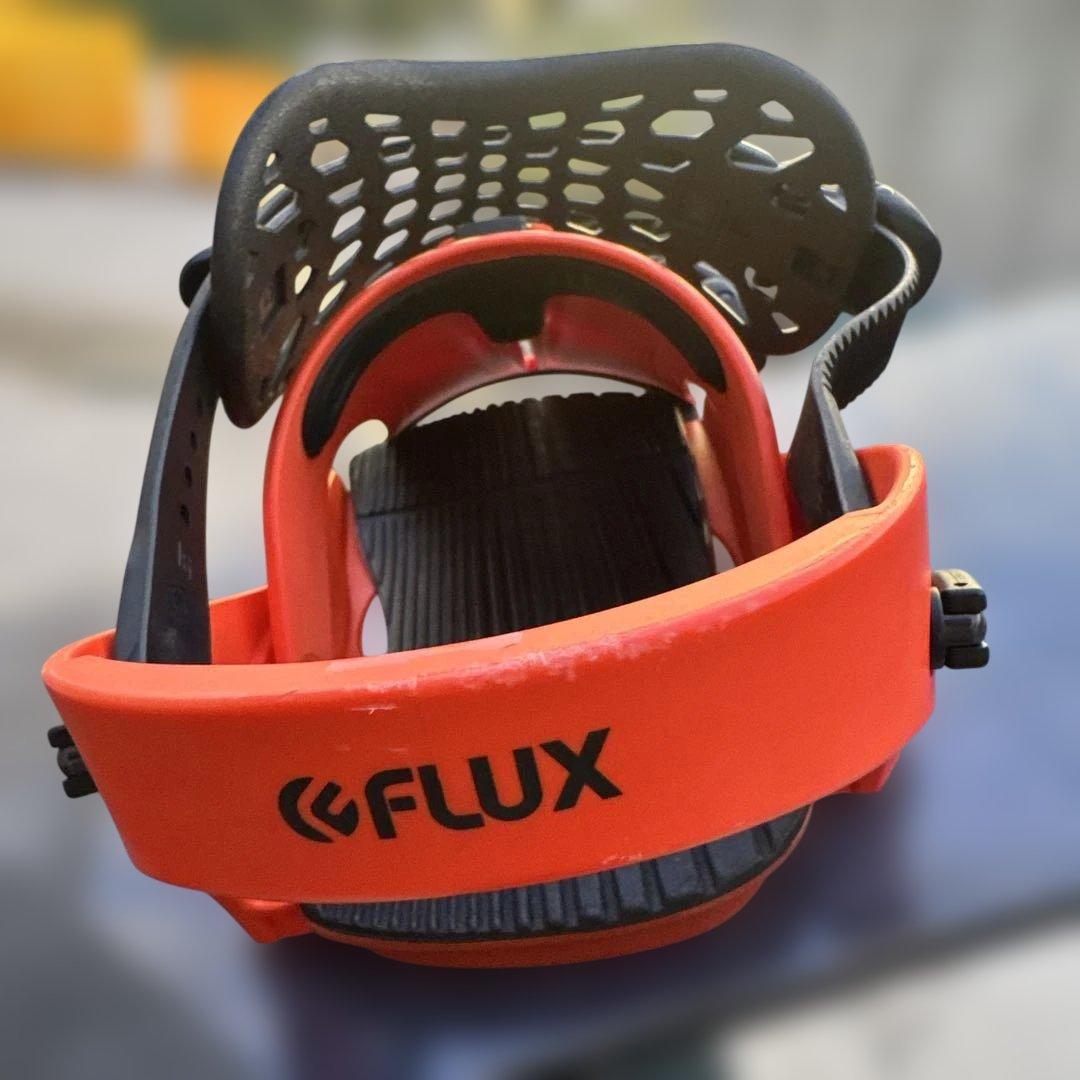 MOSS TOTO BLACKスノーボード、FLUXバインディングセット