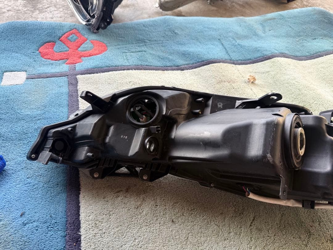 ハリヤー60系 右ヘッドライト