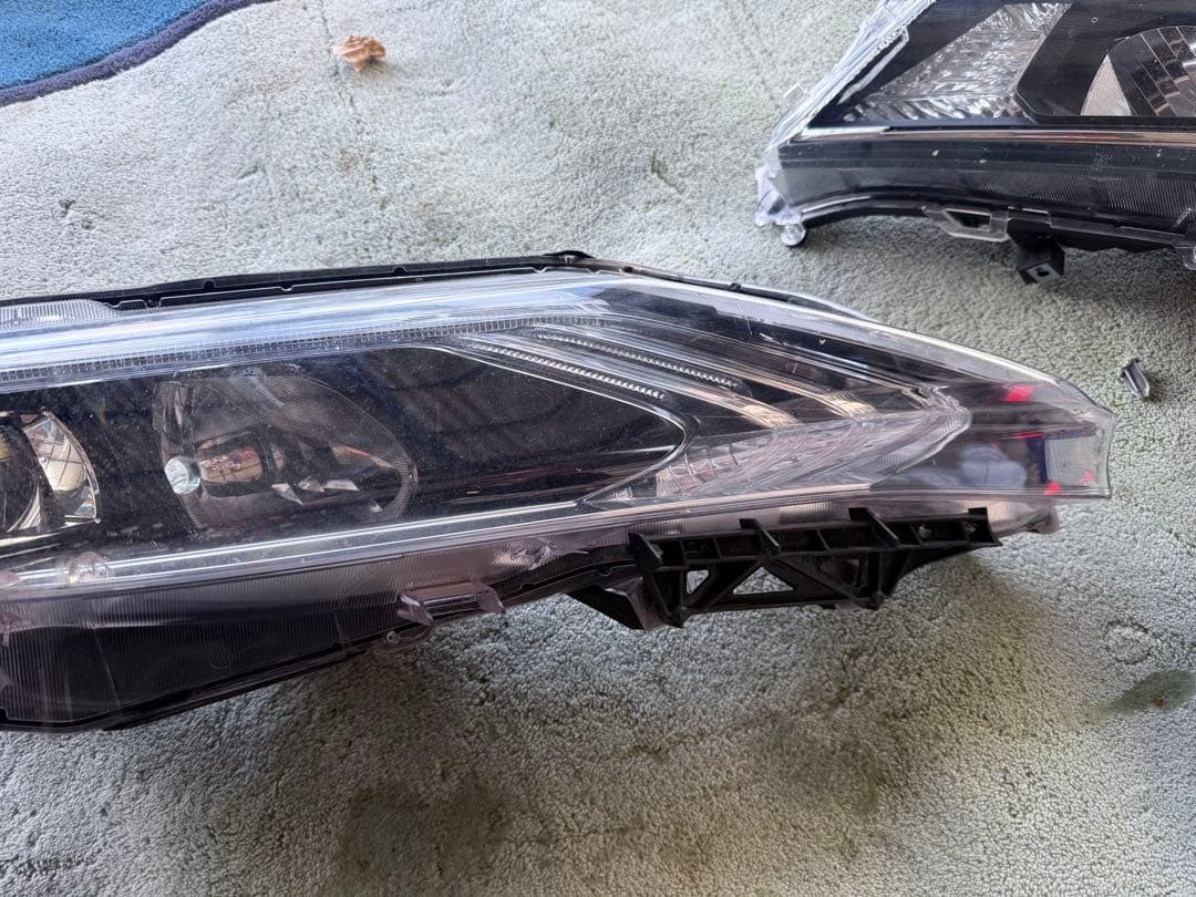 ハリヤー60系 右ヘッドライト