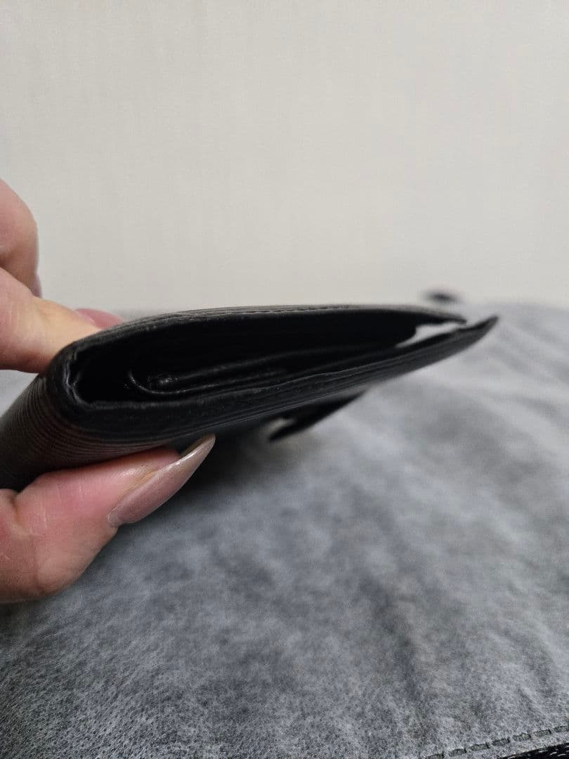 LOUIS VUITTON ルイヴィトン エピ 2つ折り財布