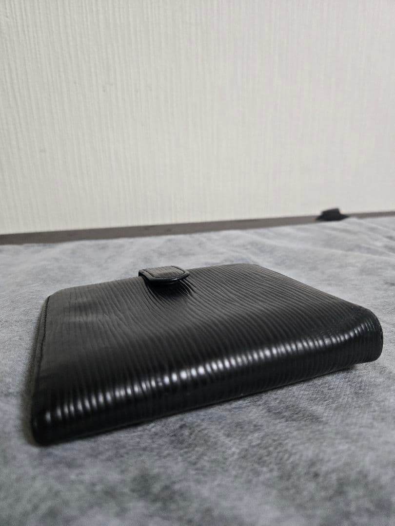 LOUIS VUITTON ルイヴィトン エピ 2つ折り財布