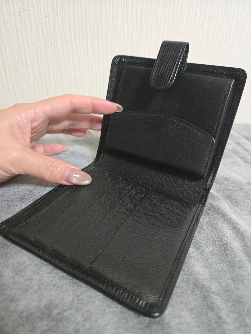 LOUIS VUITTON ルイヴィトン エピ 2つ折り財布