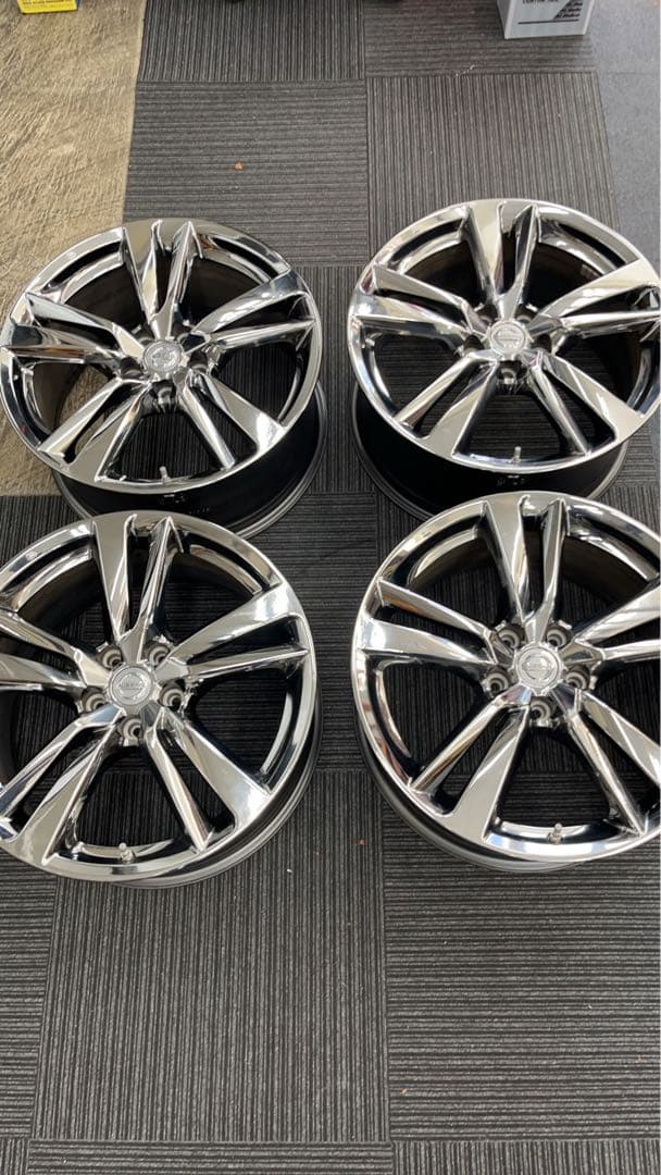 日産　純正　スカイライン　RV37 400R 19 4本　空気圧センサー付き