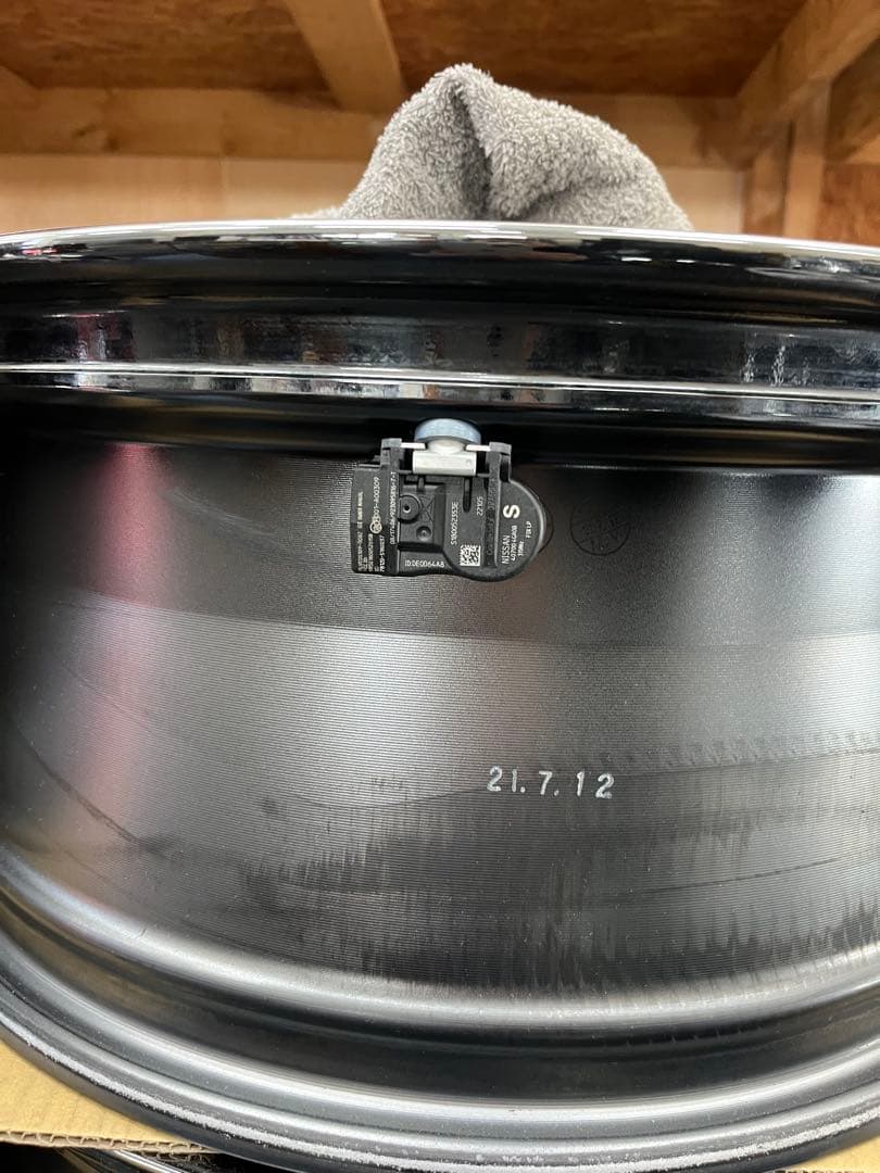 日産　純正　スカイライン　RV37 400R 19 4本　空気圧センサー付き