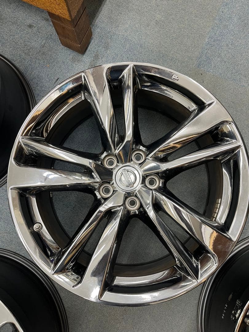 日産　純正　スカイライン　RV37 400R 19 4本　空気圧センサー付き