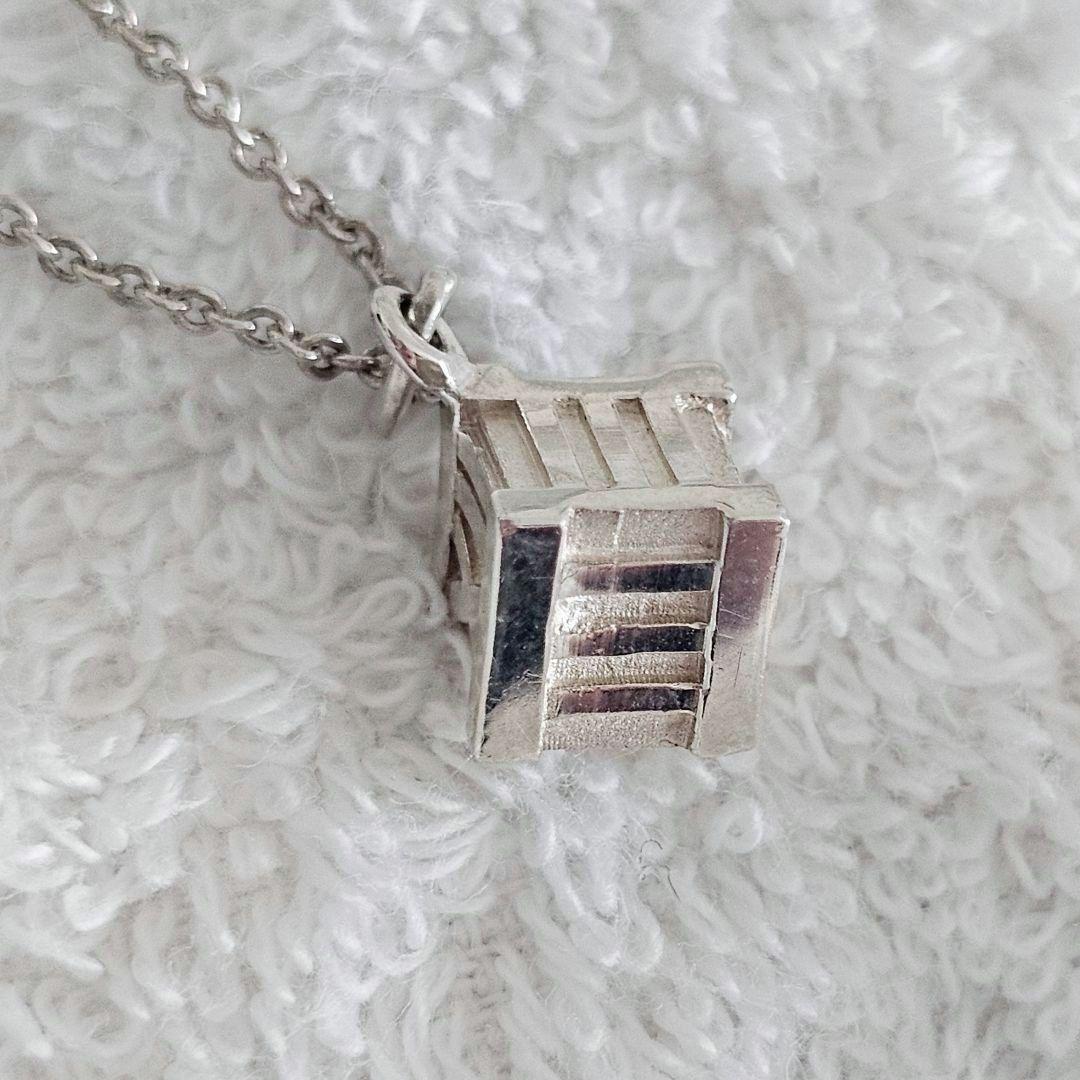 Tiffany & Co. シルバーアトラスキューブペンダント