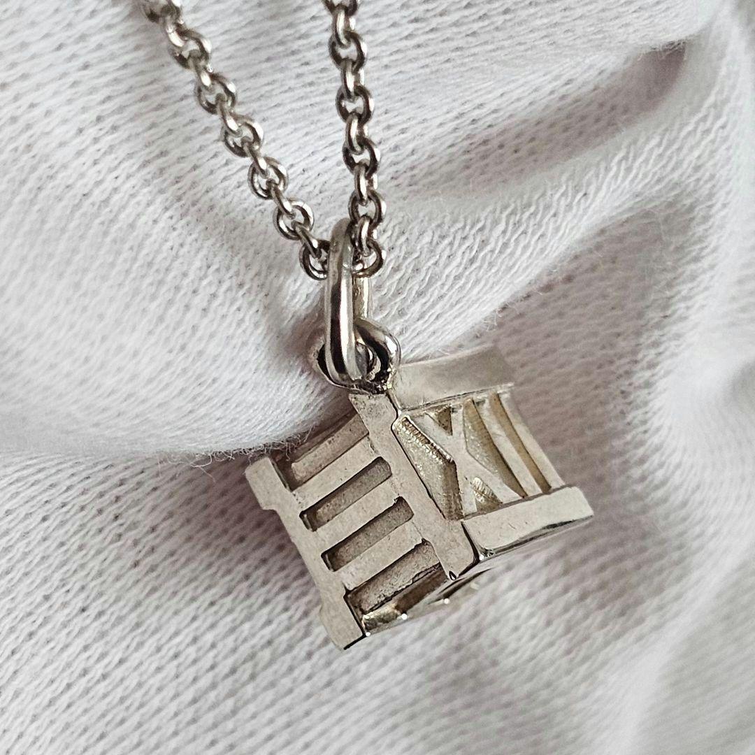 Tiffany & Co. シルバーアトラスキューブペンダント