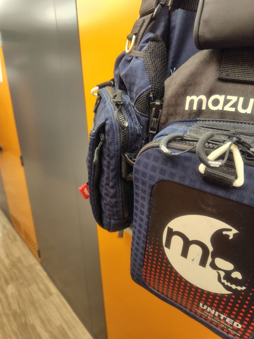 mazume Moon18TH ライフジャケット ネイビー