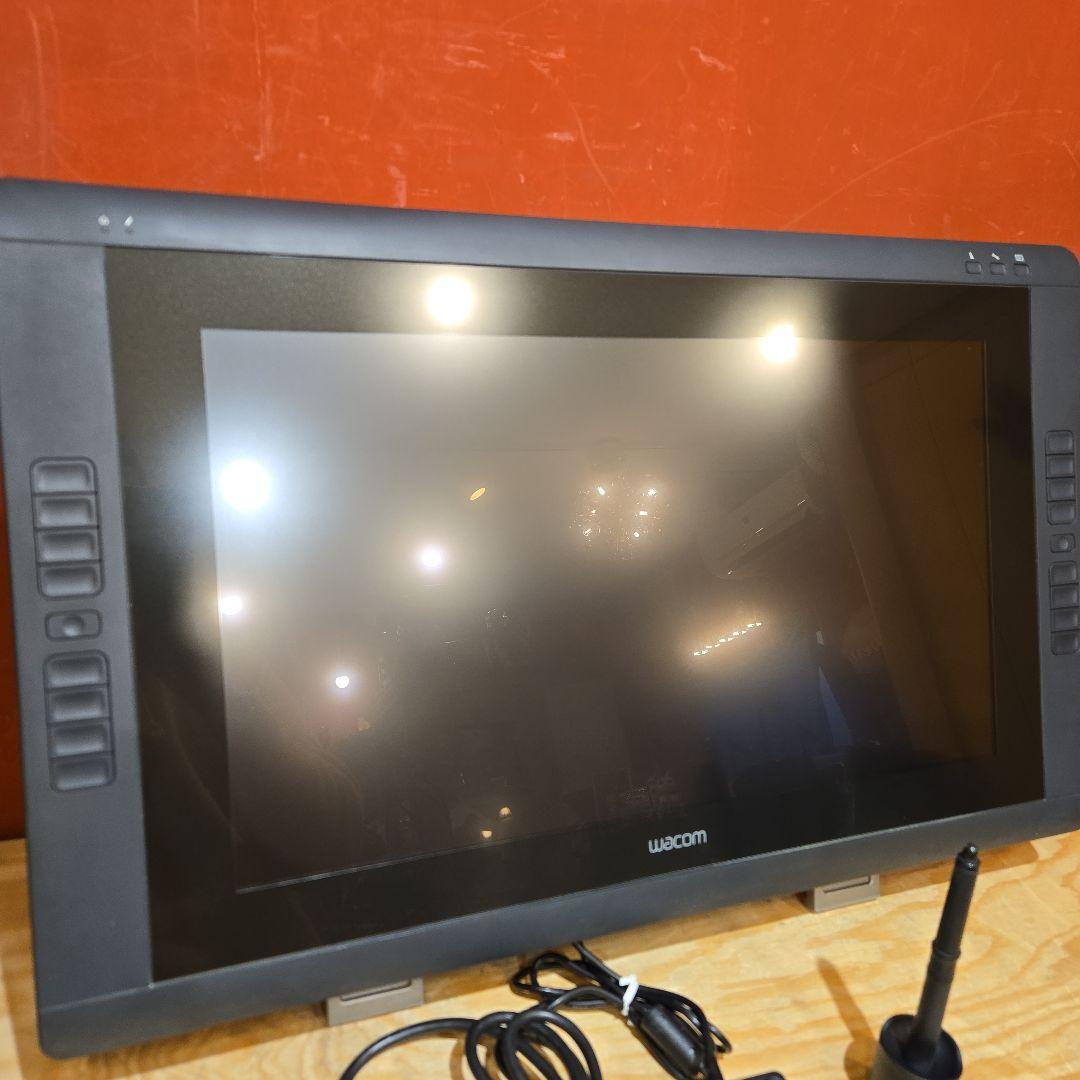 【C】Wacom 液晶タブレット Cintiq 22HD DTK-2200