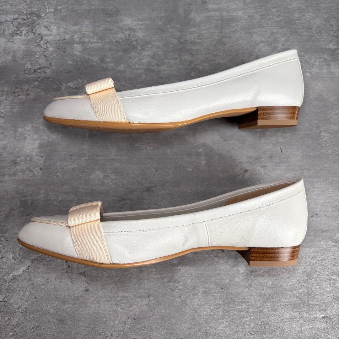 【新品】DIANA ダイアナ　オペラシューズ　リボン　レザー　ポインテッド 白