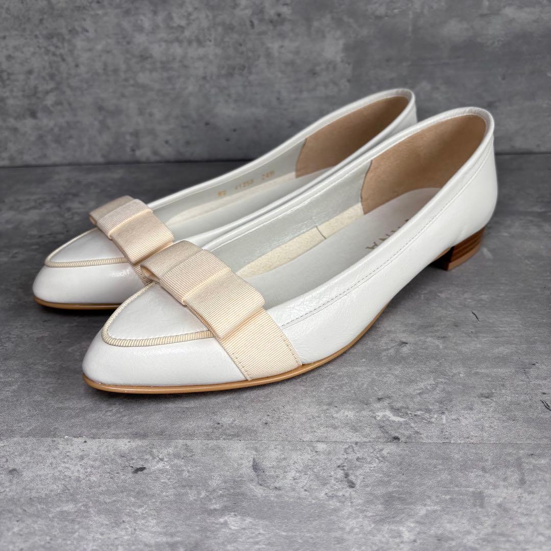 【新品】DIANA ダイアナ　オペラシューズ　リボン　レザー　ポインテッド 白