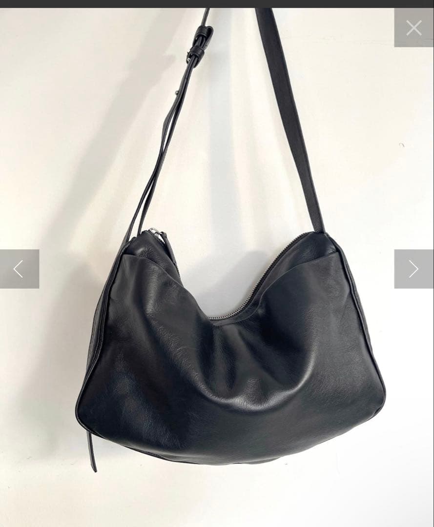 SNS話題❣️イアパピヨネスワローマチショルダーバッグブラック旅行大容量軽量本革