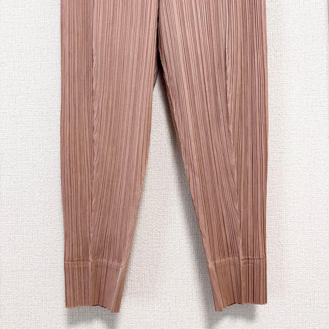 プリーツプリーズ　近年　テーパードパンツ　ポケット　ベージュブラウン　サイズ1