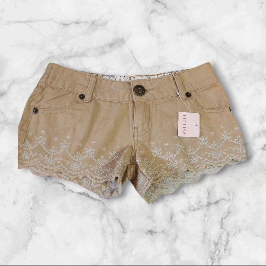 LIZ LISA　リズリサ　ショートパンツ　刺繍入りベージュ