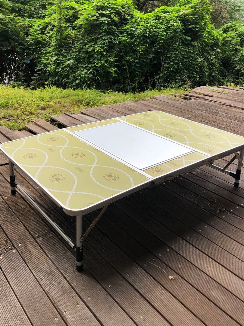 コールマン スリム三つ折りBBQテーブル 中央収納付き