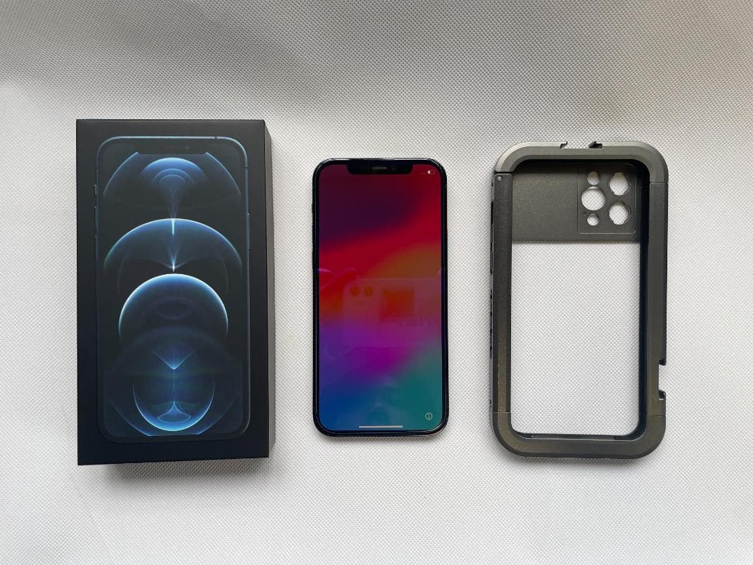 iPhone 12 pro 256GBとSmallRig専用ビデオケージ