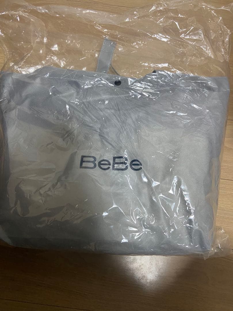 最終値下げ　BeBe福袋2025 130センチ　女の子