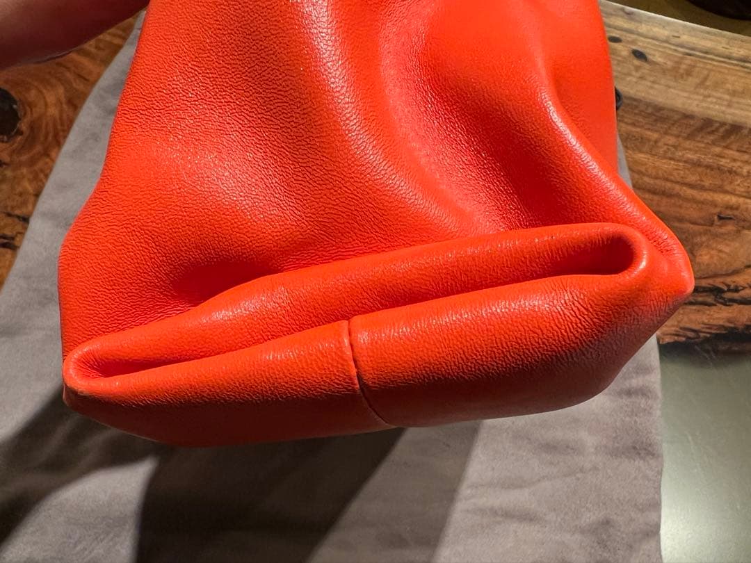 BOTTEGA VENETA　トライアングル　クラッチバッグ美品