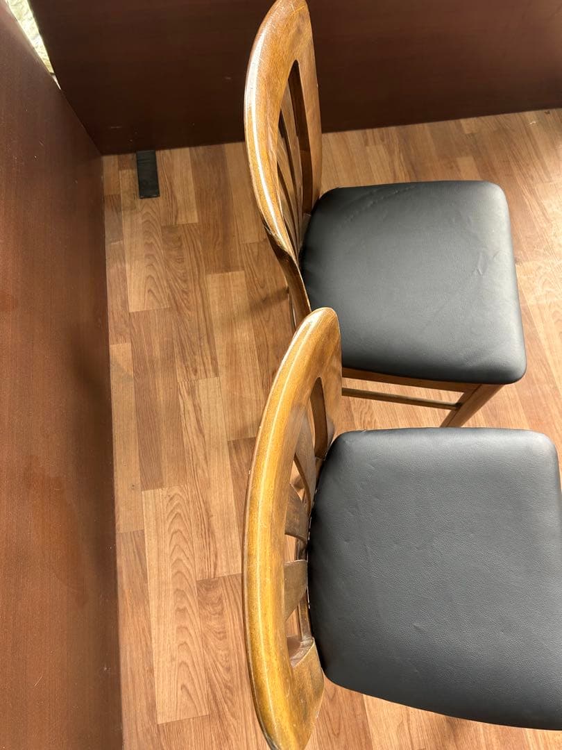 651 カリモク ダイニングチェア　2脚セット　木製 椅子 シェル型チェア 黒