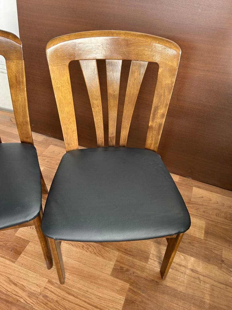 651 カリモク ダイニングチェア　2脚セット　木製 椅子 シェル型チェア 黒