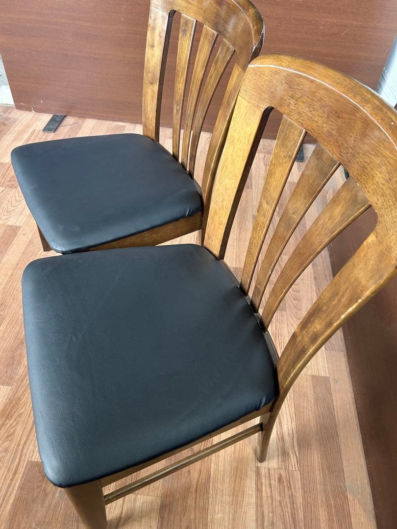 651 カリモク ダイニングチェア　2脚セット　木製 椅子 シェル型チェア 黒