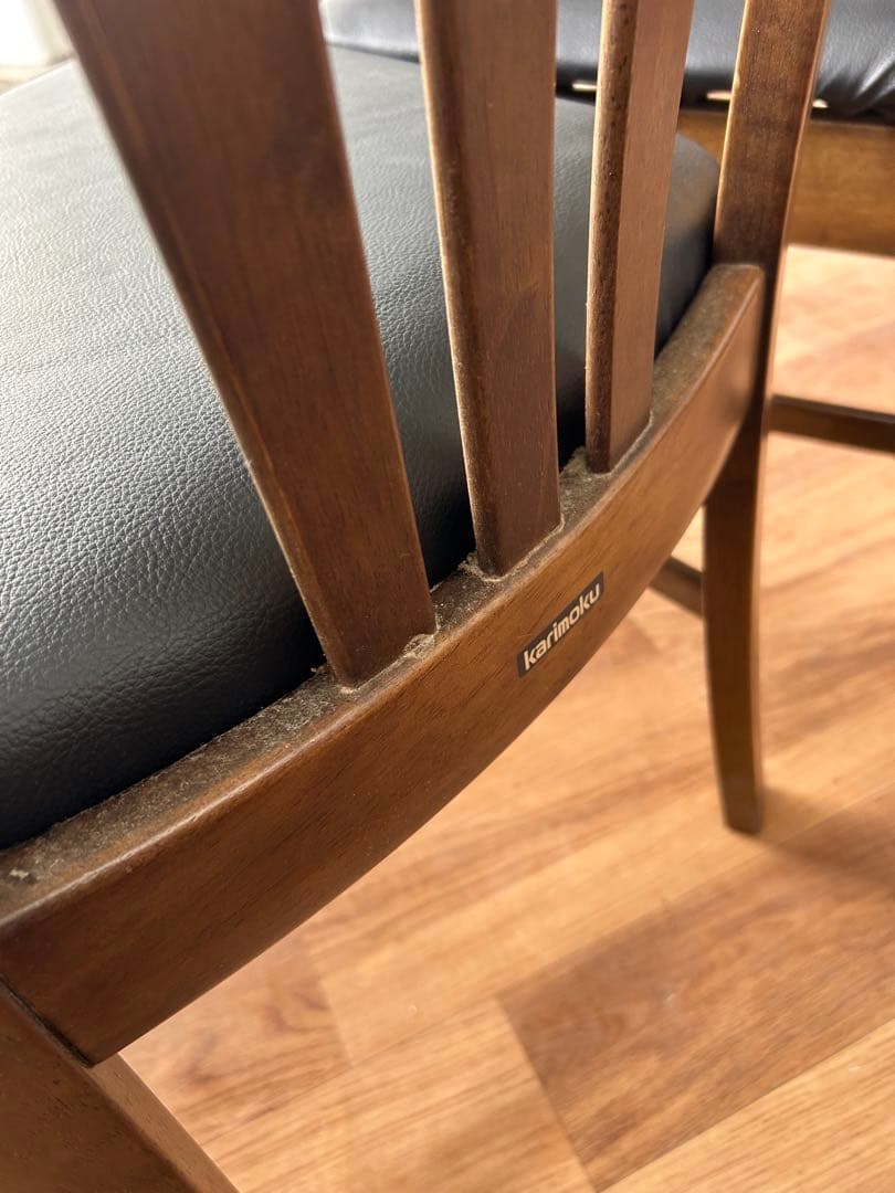 651 カリモク ダイニングチェア　2脚セット　木製 椅子 シェル型チェア 黒