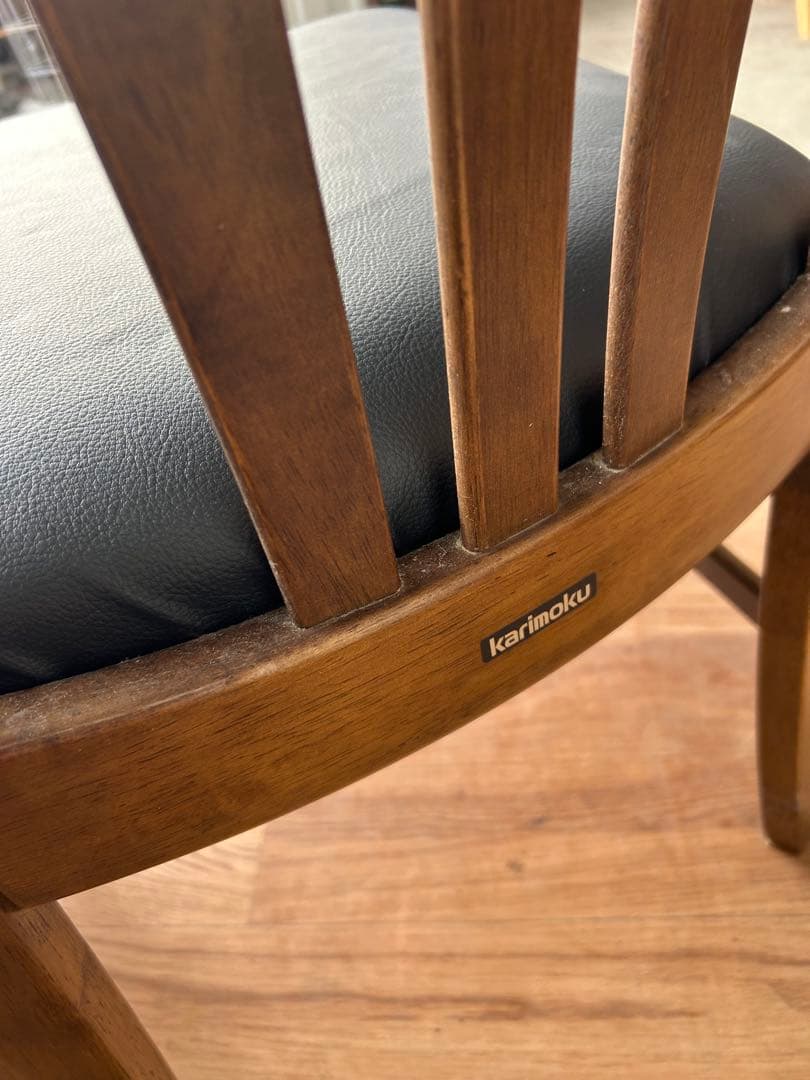 651 カリモク ダイニングチェア　2脚セット　木製 椅子 シェル型チェア 黒