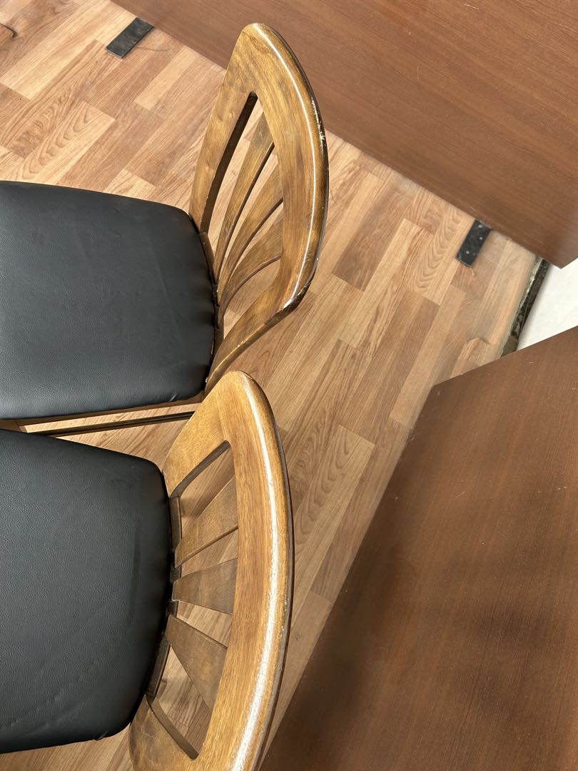 651 カリモク ダイニングチェア　2脚セット　木製 椅子 シェル型チェア 黒