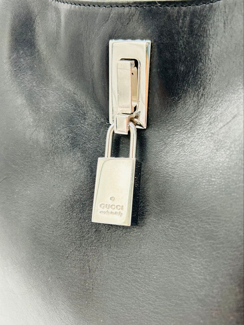 【美品】グッチ ワンショルダー バッグ 南京錠 シルバー金具 レザー 黒