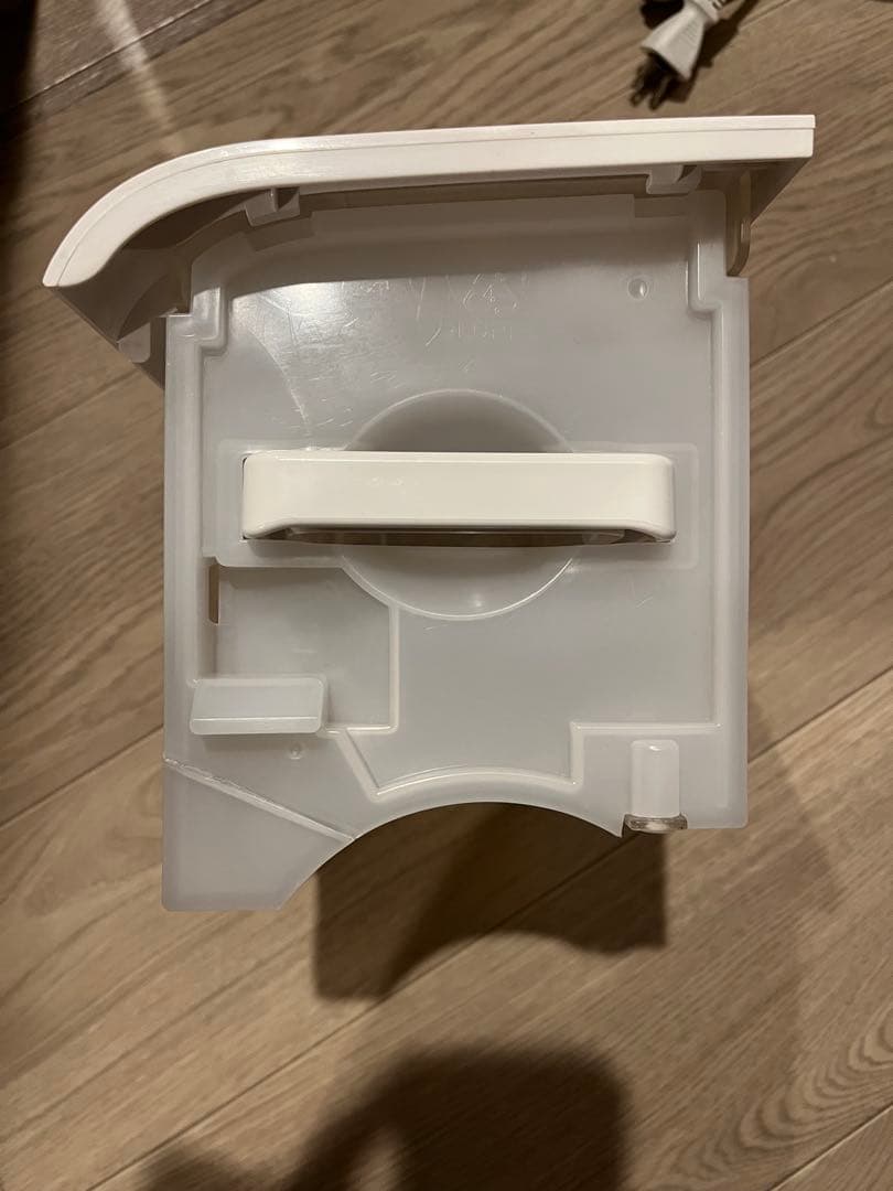 【動作良好】シャープ 衣類乾燥除湿機 CM-J100-W プラズマクラスター