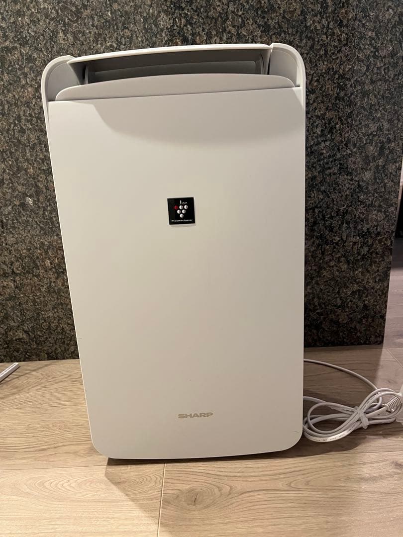 【動作良好】シャープ 衣類乾燥除湿機 CM-J100-W プラズマクラスター