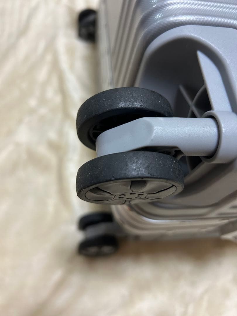 【1回のみ使用】キャリー スーツケース ミニキャリー シルバー TSAロック