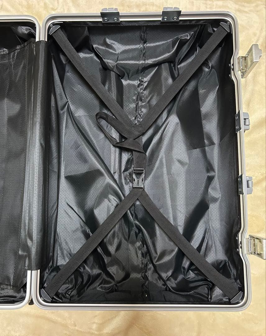 【1回のみ使用】キャリー スーツケース ミニキャリー シルバー TSAロック