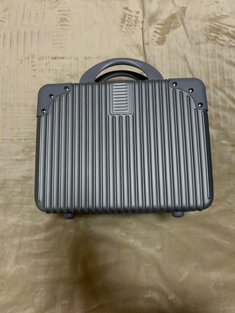 【1回のみ使用】キャリー スーツケース ミニキャリー シルバー TSAロック