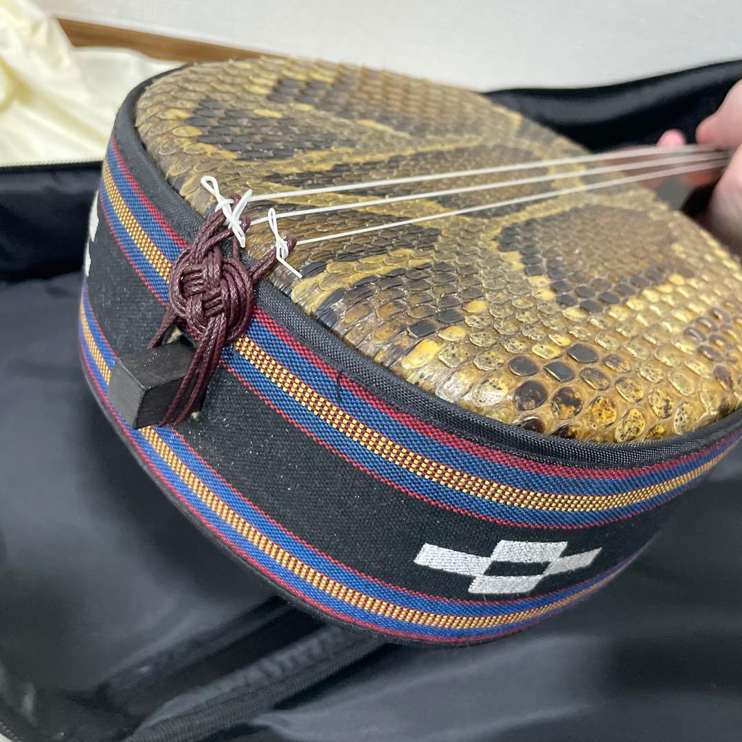 高級 沖縄三線 スンチー塗り 弦楽器 和楽器 民族楽器 ヘビ革 天然革