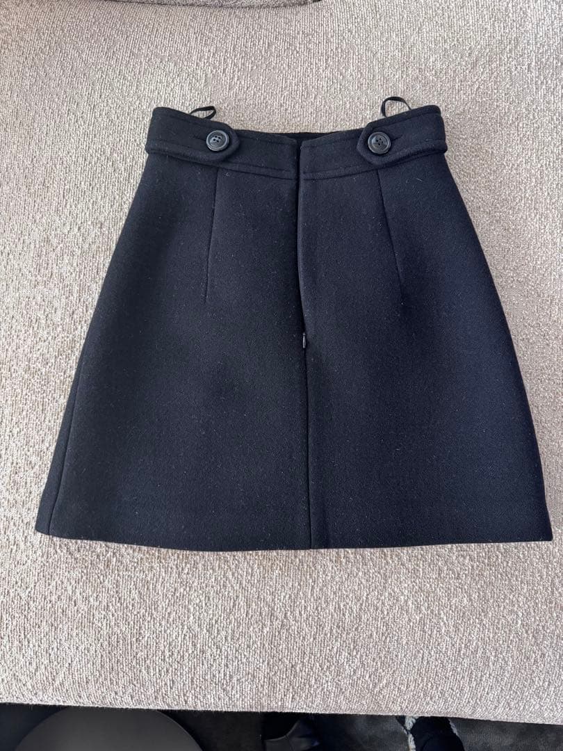 MIU MIU 黒 ボタン付きミニスカート 36 1度着用クリーニング済