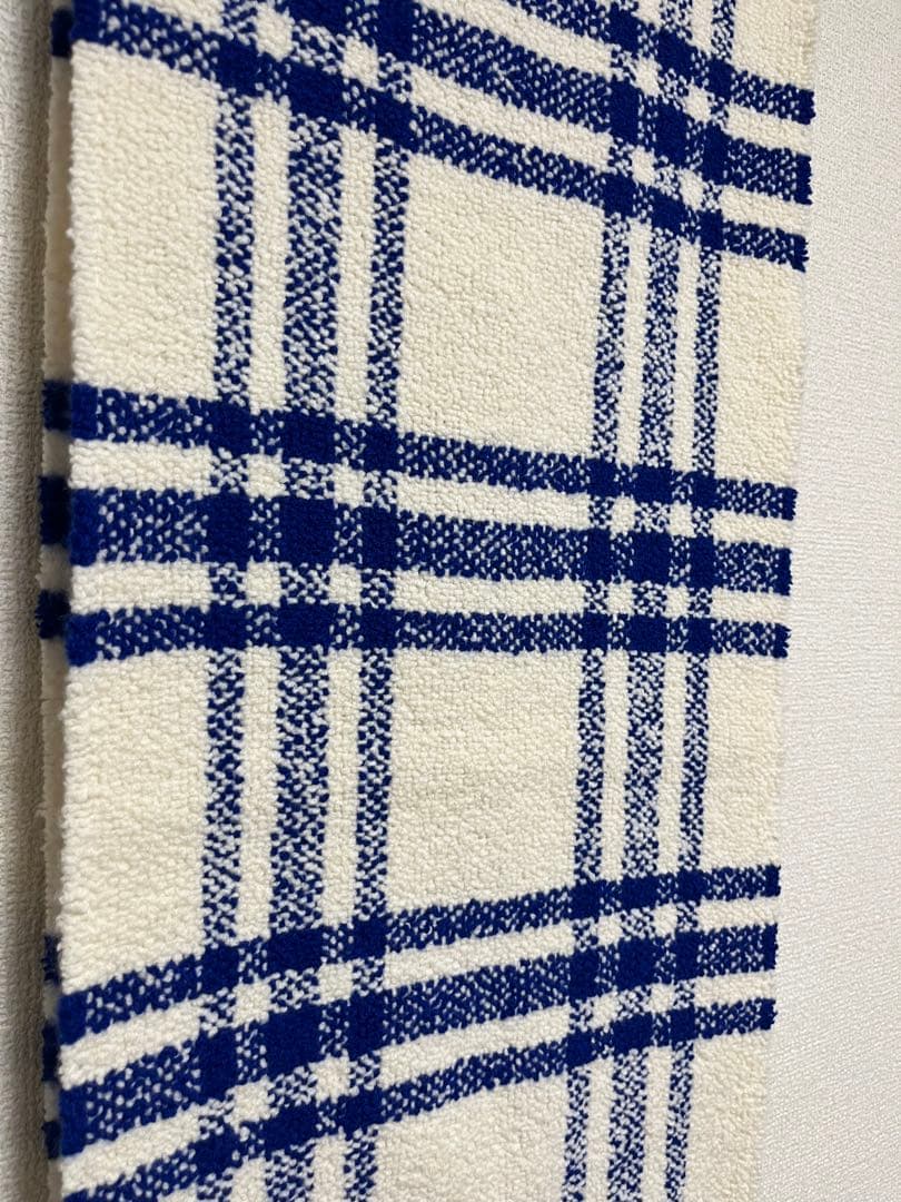 BURBERRY　バーバリー　マフラー　ウール100％　未使用に近い　近年モデル