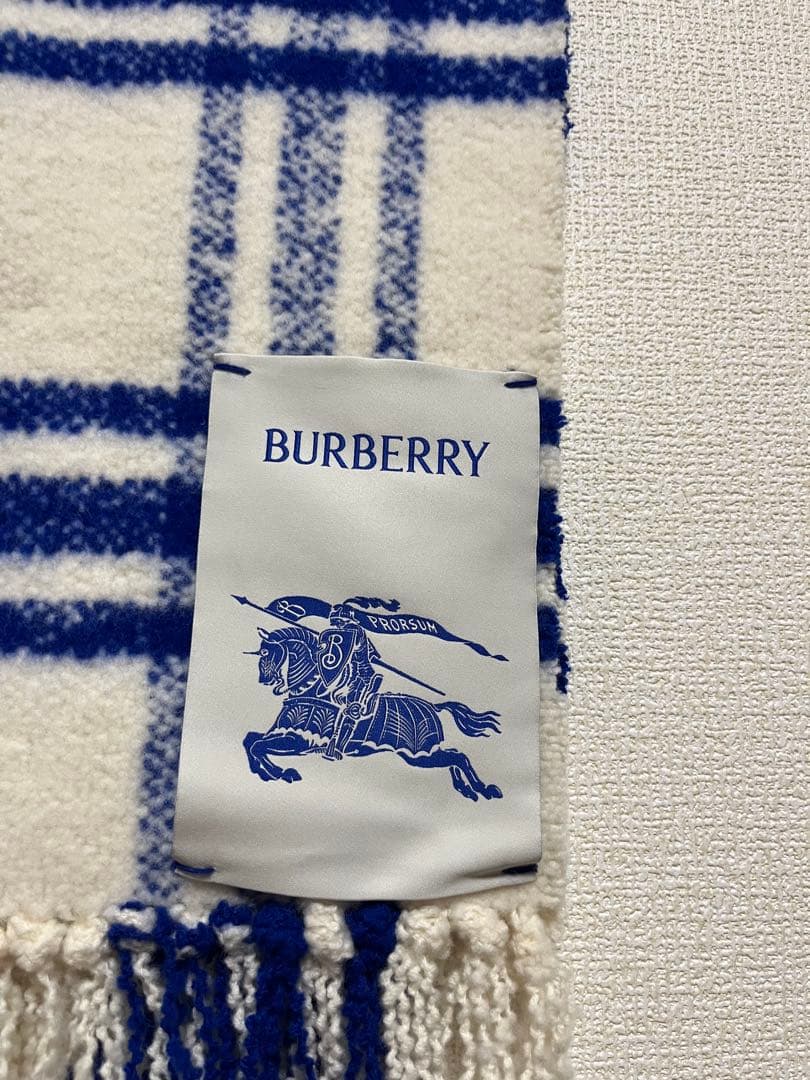 BURBERRY　バーバリー　マフラー　ウール100％　未使用に近い　近年モデル