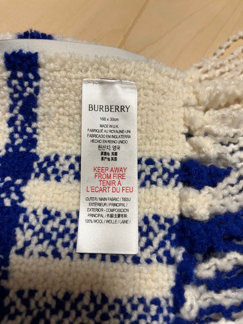 BURBERRY　バーバリー　マフラー　ウール100％　未使用に近い　近年モデル