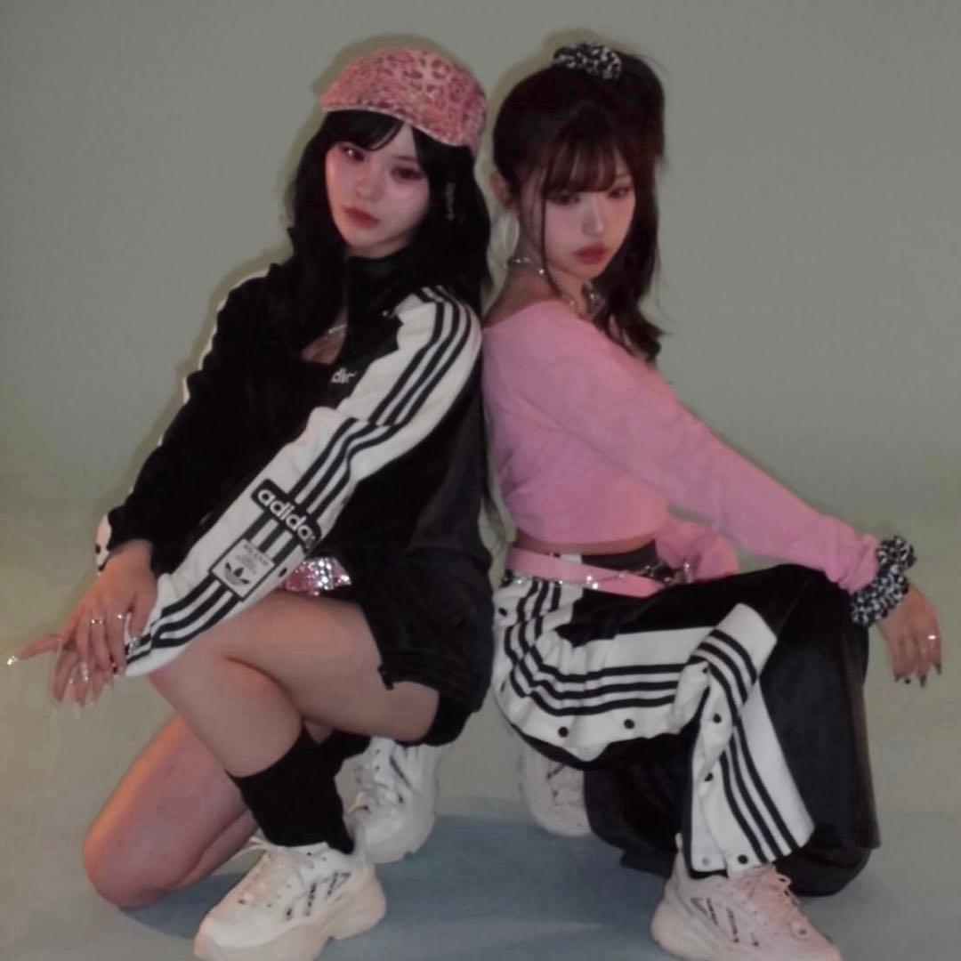 新品S⭐️adidasアディブレイク ベロア トラックトップ ブラック 重盛さと美