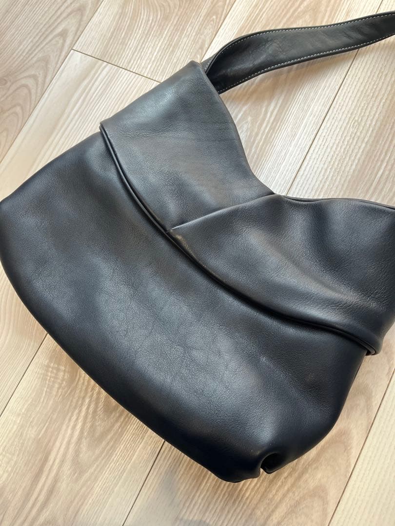 しんちゃんさん専用中古品　キタムラ　リボンバッグ　ネイビー✖️白ステッチ　革