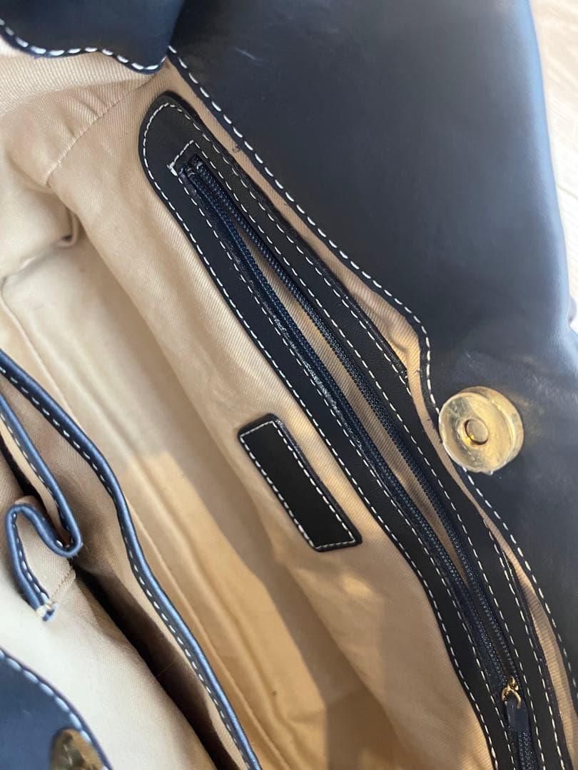 しんちゃんさん専用中古品　キタムラ　リボンバッグ　ネイビー✖️白ステッチ　革