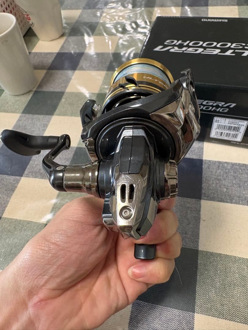 25 ULTEGRA C3000HG スピニングリール 箱付き